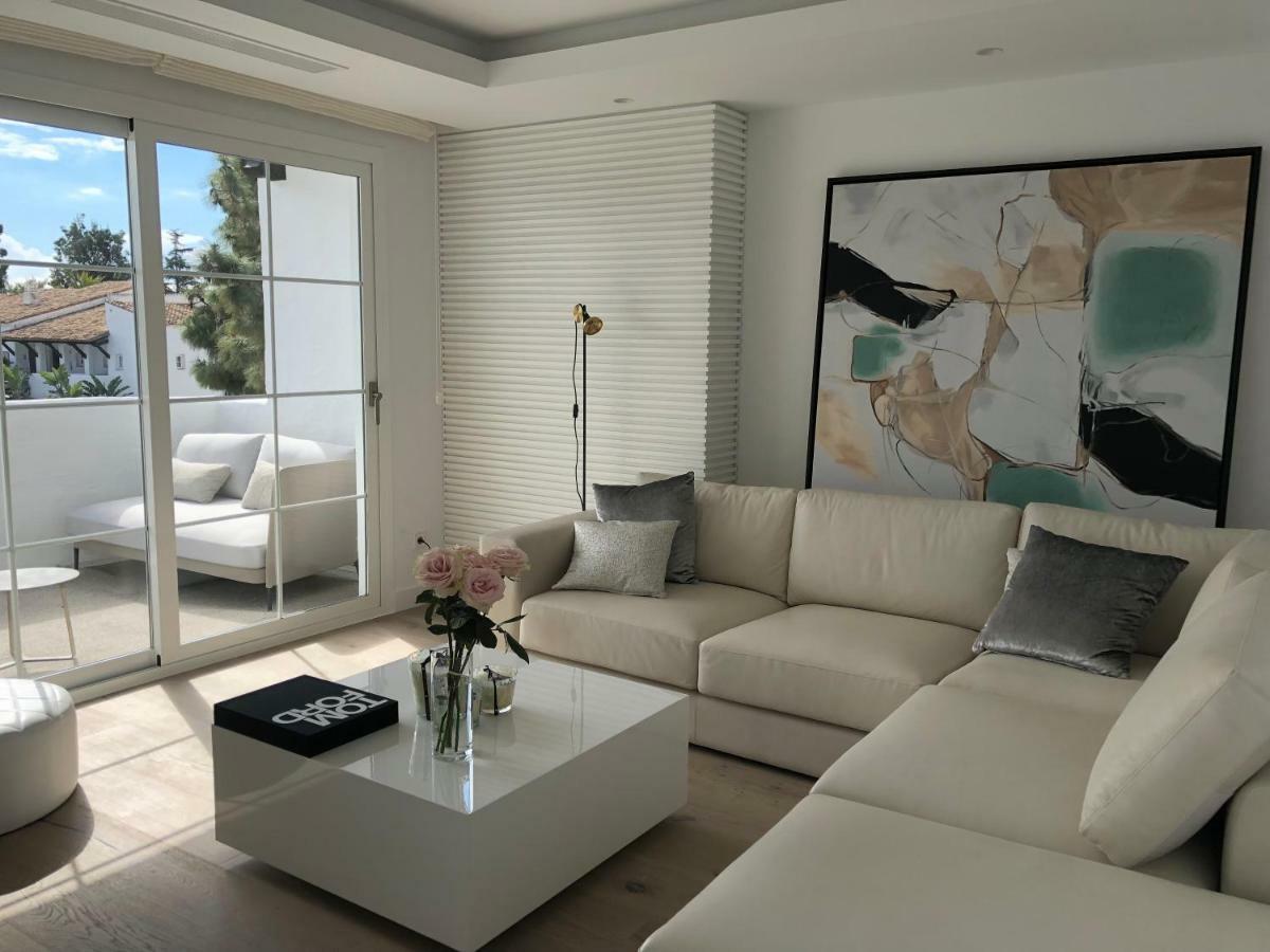 Modern Apartment Puente Romano マルベーリャ エクステリア 写真
