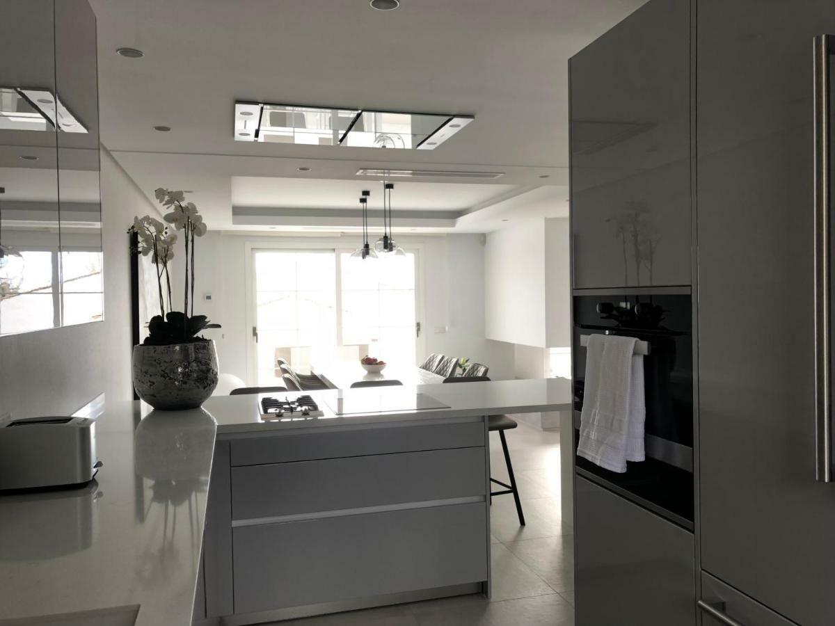 Modern Apartment Puente Romano マルベーリャ エクステリア 写真