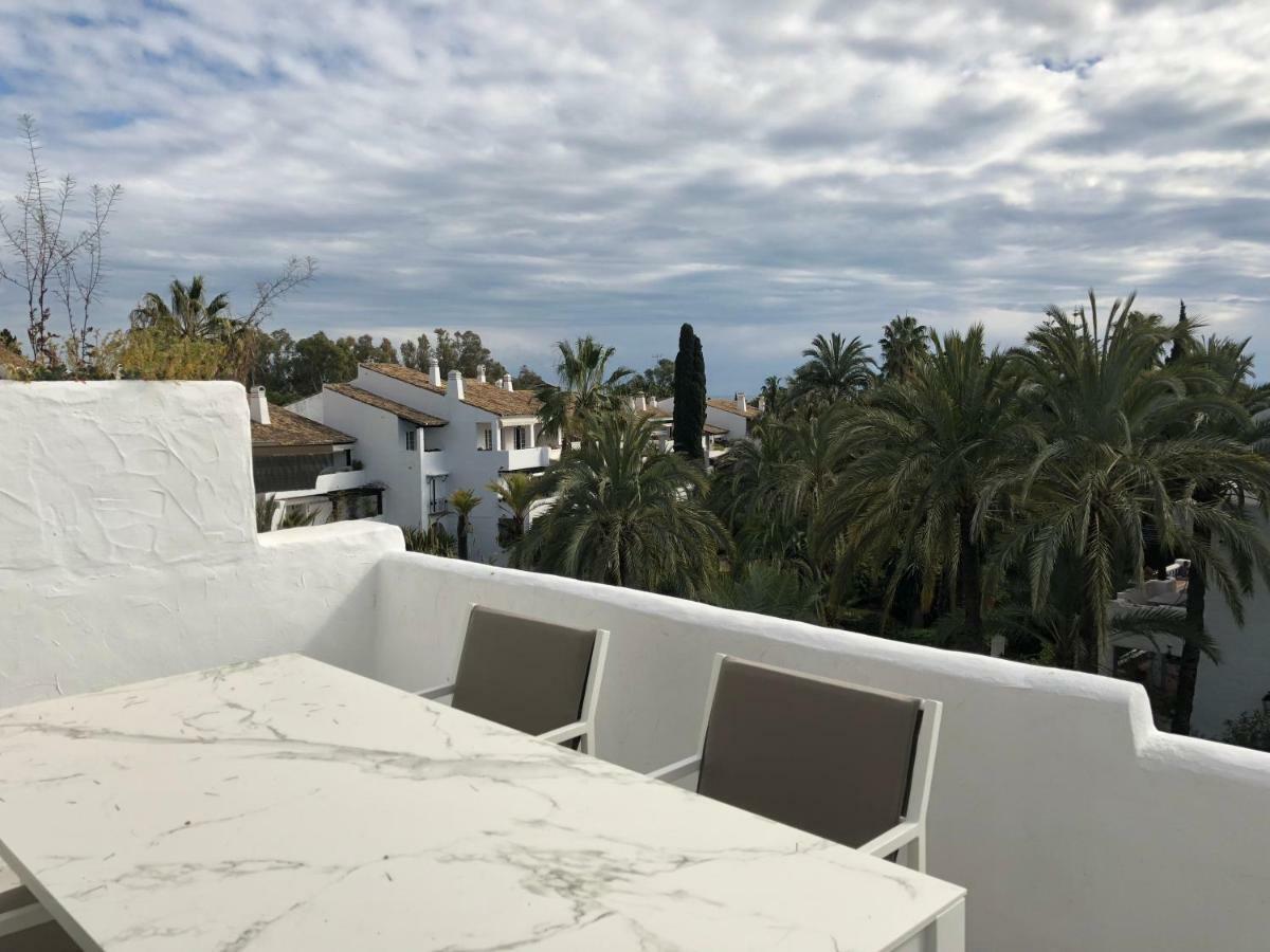 Modern Apartment Puente Romano マルベーリャ エクステリア 写真