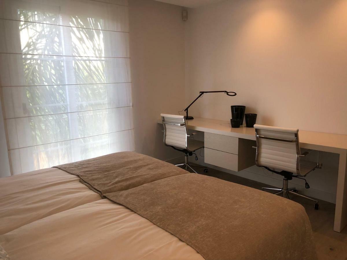 Modern Apartment Puente Romano マルベーリャ エクステリア 写真