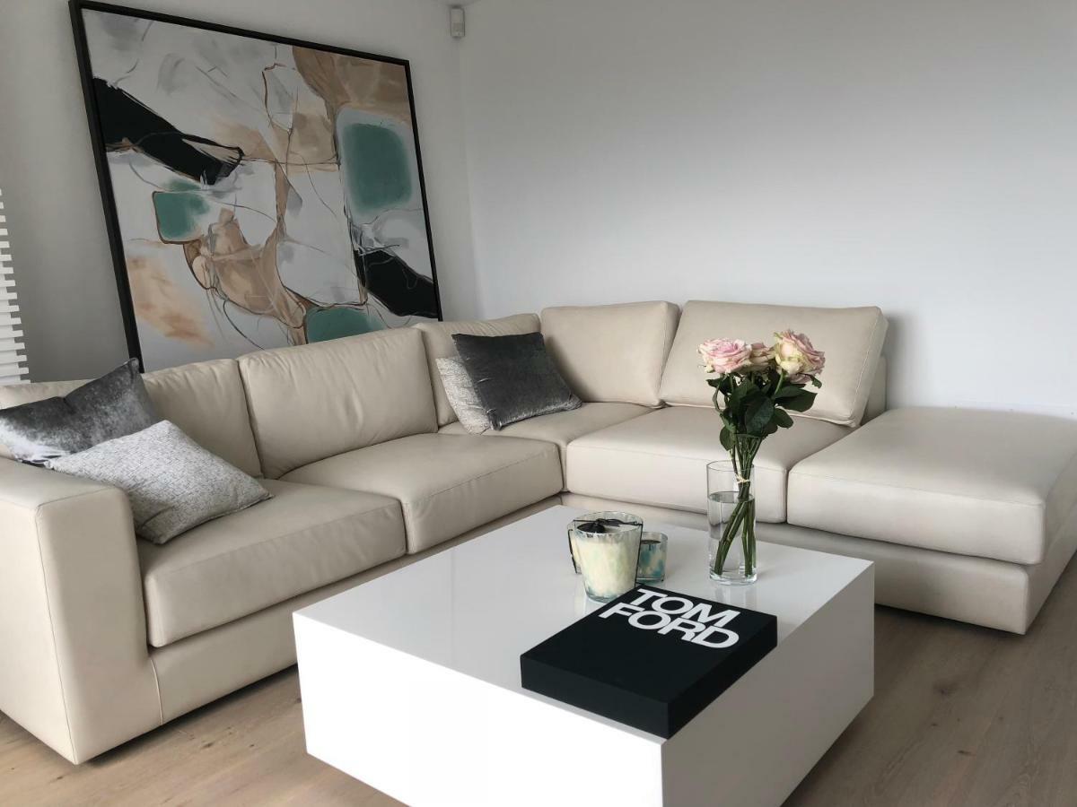 Modern Apartment Puente Romano マルベーリャ エクステリア 写真