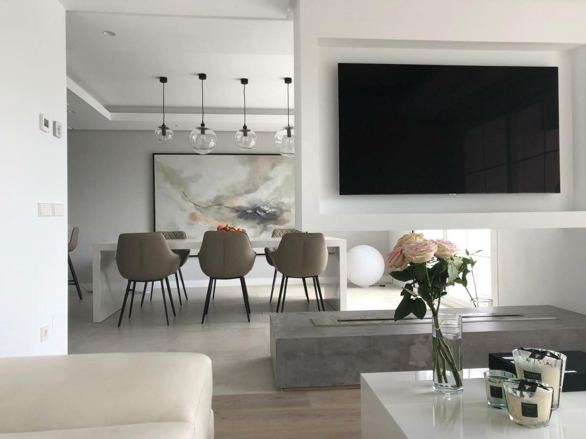 Modern Apartment Puente Romano マルベーリャ エクステリア 写真