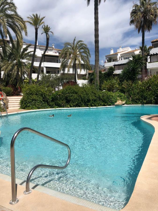Modern Apartment Puente Romano マルベーリャ エクステリア 写真