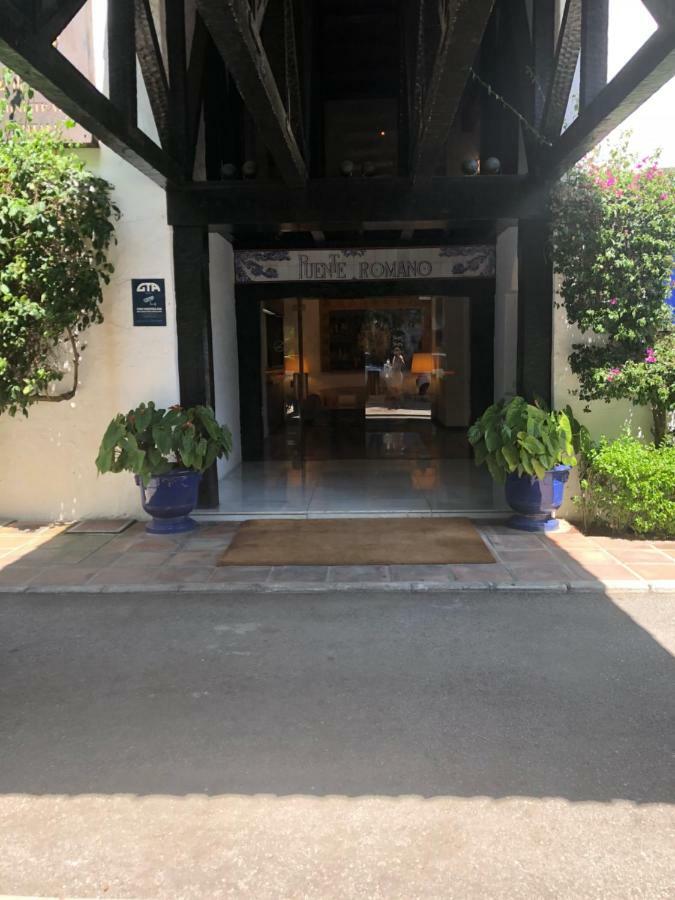 Modern Apartment Puente Romano マルベーリャ エクステリア 写真
